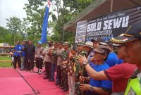 Gelaran Seni Tiban Penonton Mbludak, Polisi Humanis Bikin Tenang Penonton. (R Azzahra)