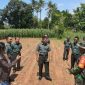 Letkol Inf Nur Cholis bersama Kabag Analisgiatbinter Subditbininfoanalister Sdirpit Pusterad didampingi Dandim 0827/Sumenep Letkol Czi Donny Pramudya Mahardi saat kunjungan ke Sumenep pada Rabu (22/2/2023).