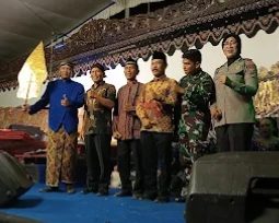 Hadiri Bersih Desa Ngranti, Plt Bupati Ajak Lestarikan Budaya dan Ungkapan Syukur