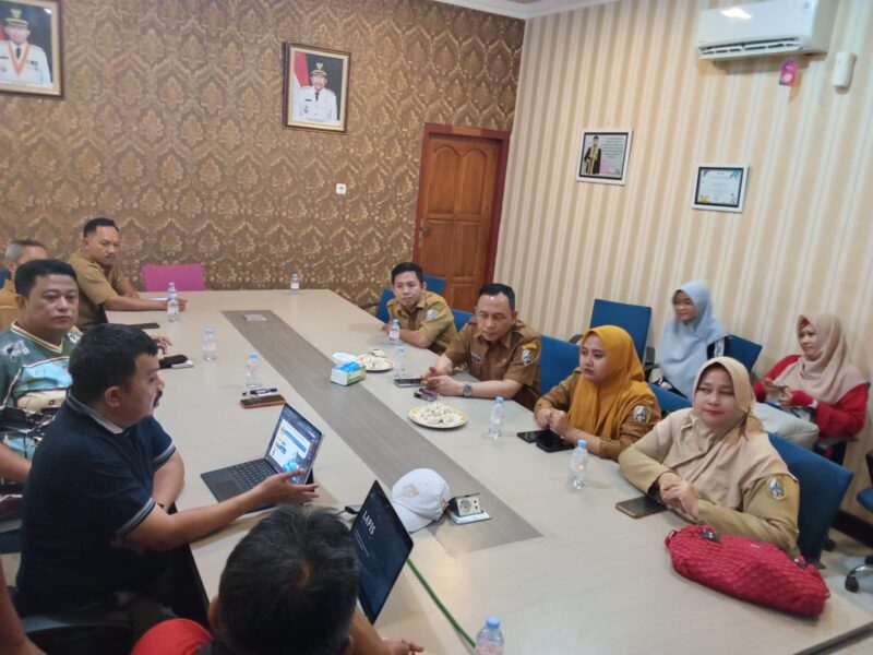 Pemerintah Kabupaten Sumenep membuka ruang kerja sama dengan Pemerintah Kabupaten Sampang melalui sektor komunikasi dan informatika.