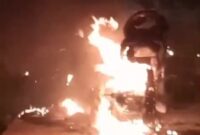 Hasil tangkap layar video kebakaran sejumlah motor yang beredar di sejumlah WAG.