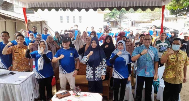 Kepala Dinas Peternakan dan Kesehatan Hewan Kabupaten Tulungagung bersama jajarannya.(Lukman).