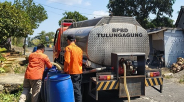 Menyikapi Musim Kemarau, BPBD Tulungagung Salurkan Air Bersih Pada Desa Terdampak
